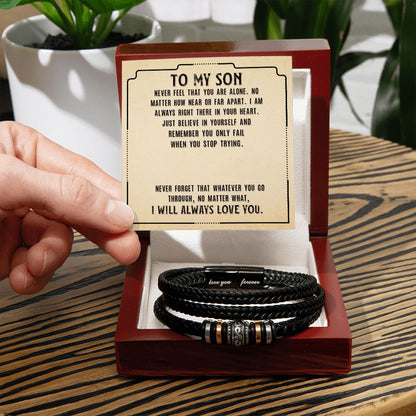 Men's gift bracelet on hand